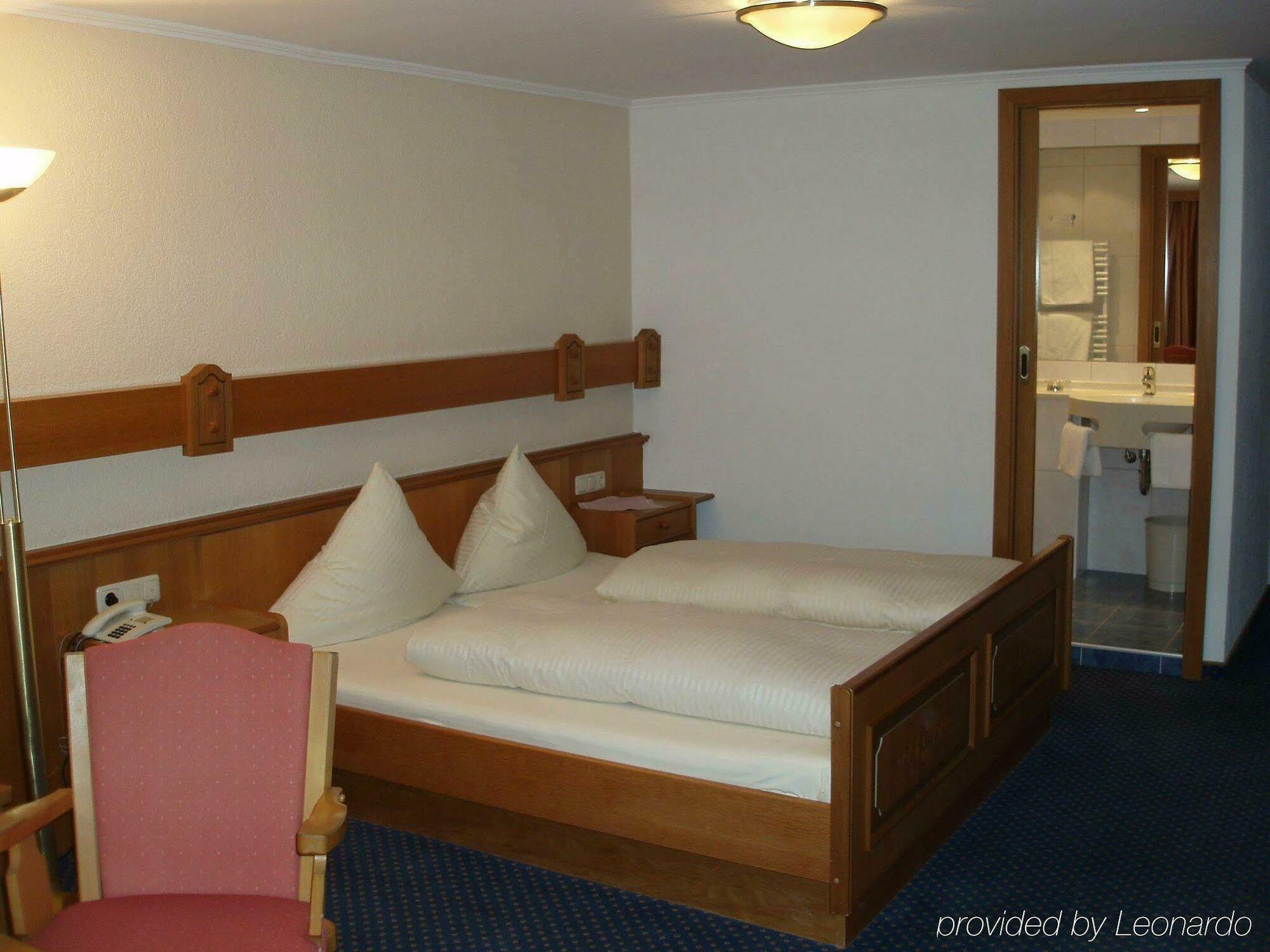 Hotel Zum Mohren Reutte Room photo